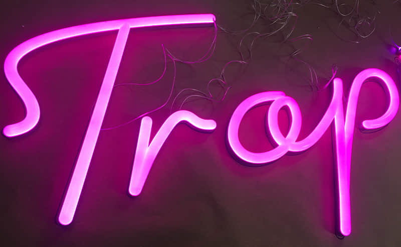 Frontlit neon letters